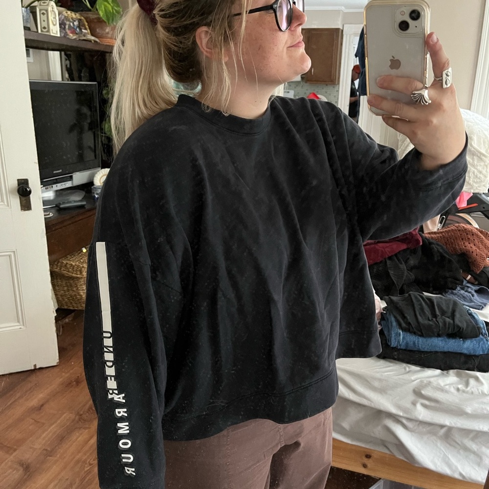 Underarmor sweater